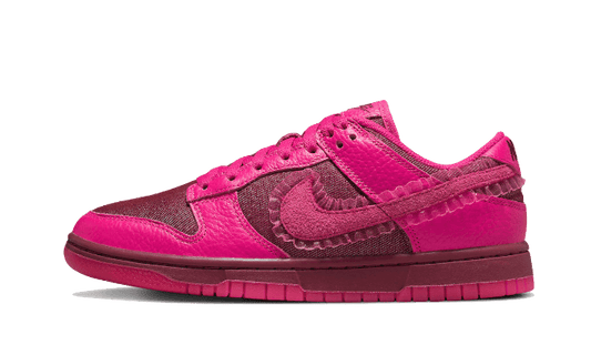 Overkicks - Nike Dunk Low Valentines Day (2022) (DQ9324-600) - vista lateral