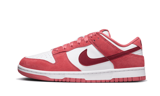 Overkicks - Nike Dunk Low Valentines Day (2024) (FQ7056-100) - vista lateral