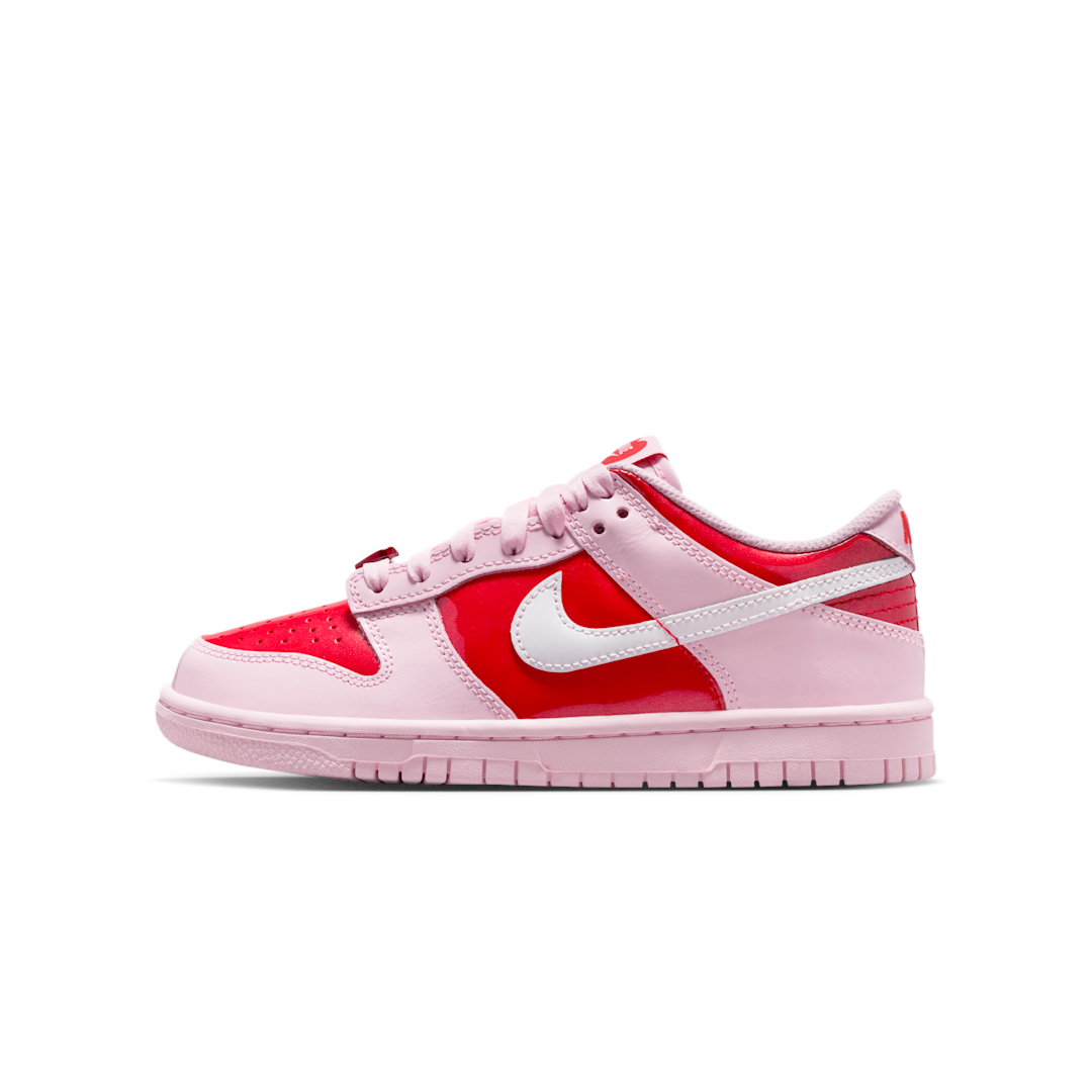 Overkicks - Nike Dunk Low Valentines Day (2026) (IQ0218-663) - vista lateral