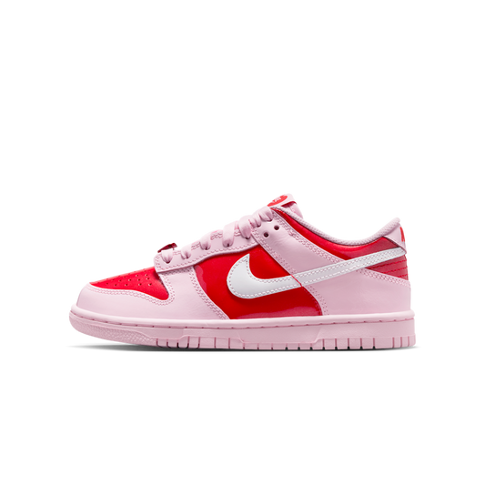 Overkicks - Nike Dunk Low Valentines Day (2026) (IQ0218-663) - vista lateral