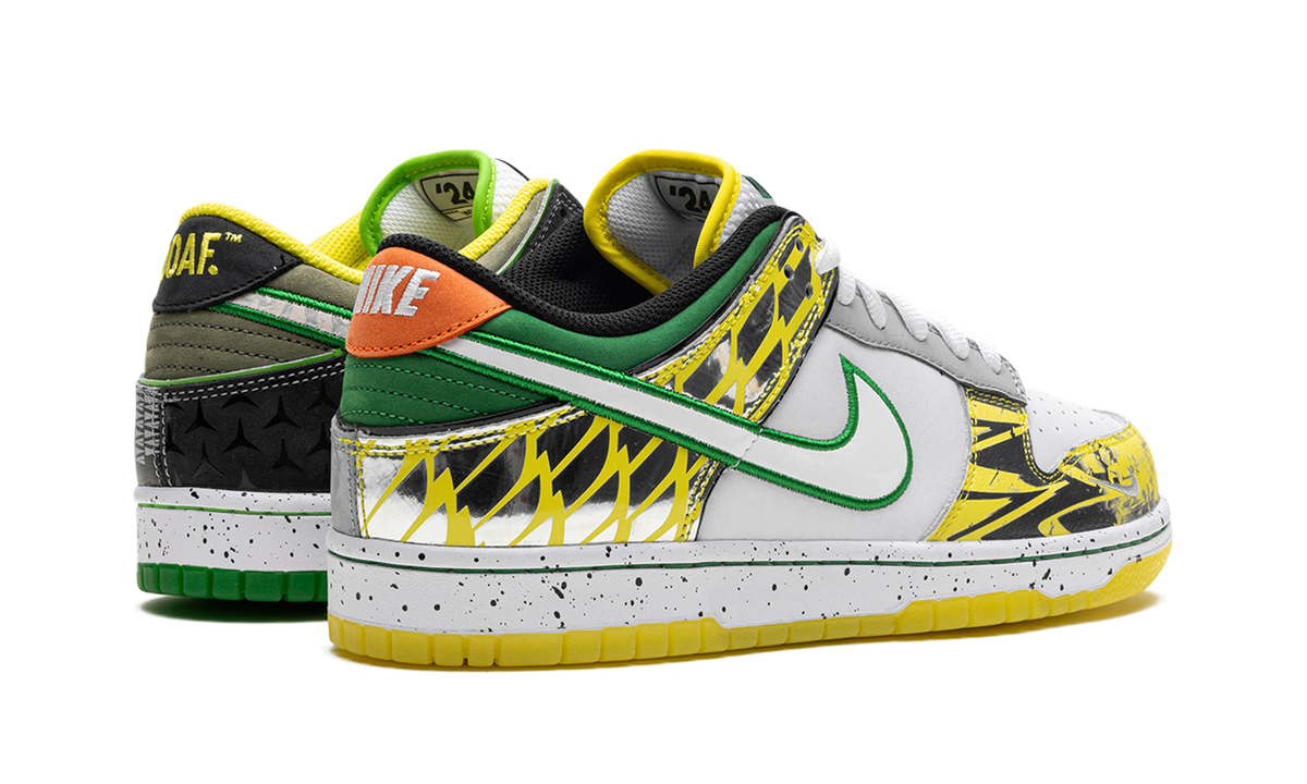Overkicks - Nike Dunk Low What the Duck Away University of Oregon PE (HV1454-100) - par completo