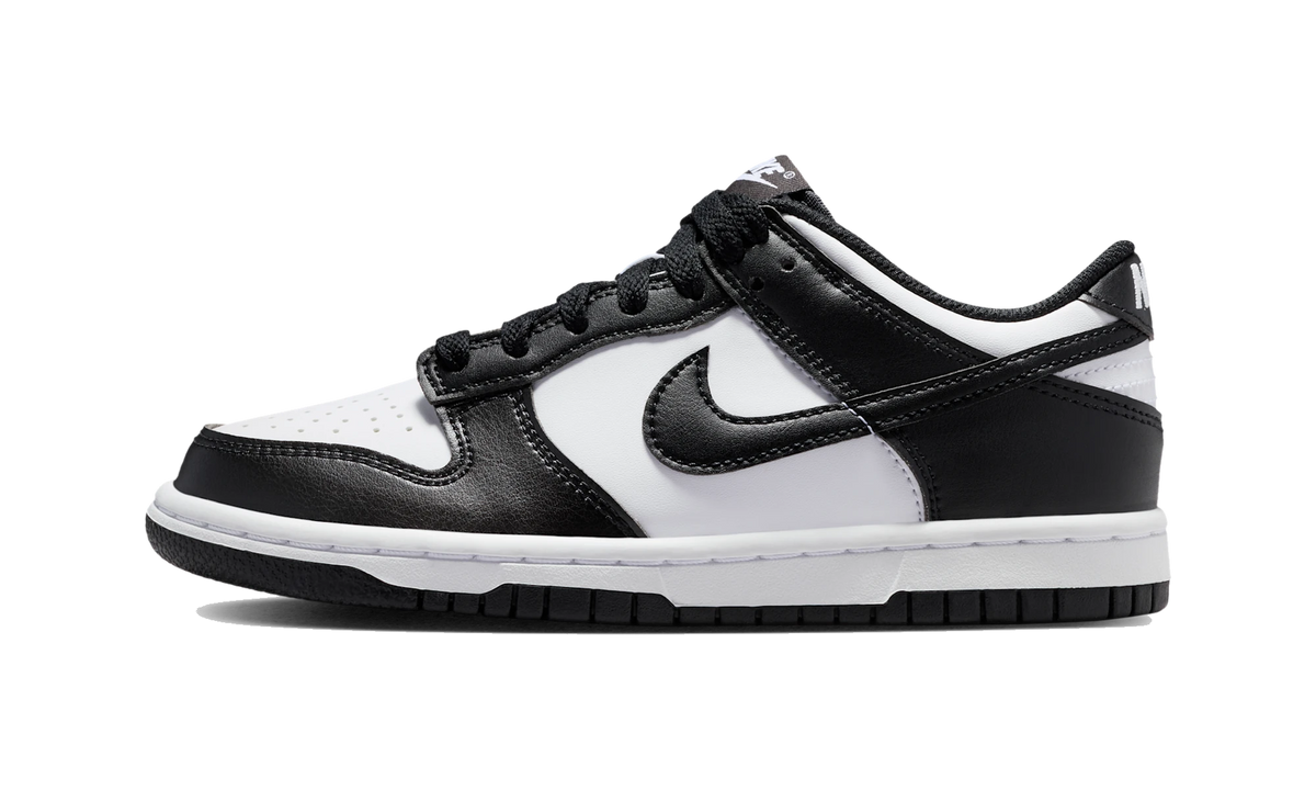 Overkicks - Nike Dunk Low White Black Panda (2026) (IU7766-100) - vista lateral