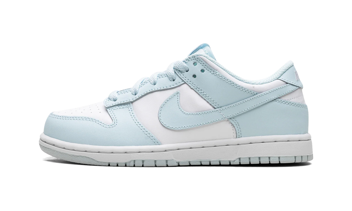 Overkicks - Nike Dunk Low White Glacier Blue (PS) (FB9108-105) - vista lateral