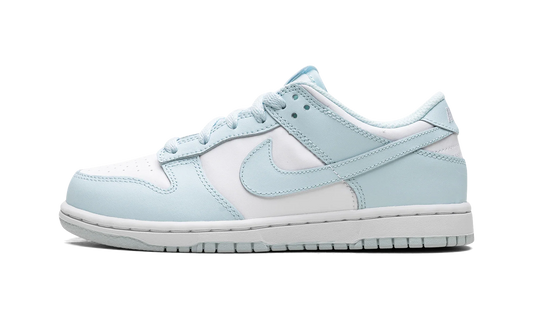 Overkicks - Nike Dunk Low White Glacier Blue (PS) (FB9108-105) - vista lateral