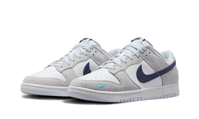 Overkicks - Nike Dunk Low White Grey Navy Aqua Mini Swoosh (FJ4227-001) - vista trasera
