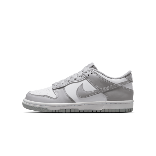 Overkicks - Nike Dunk Low White Light Smoke Grey (GS) (FB9109-123) - vista lateral