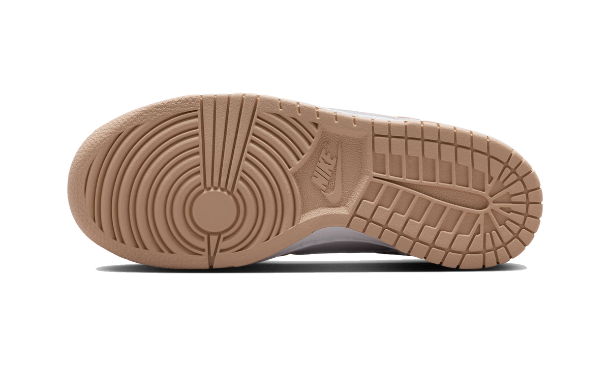 Overkicks - Nike Dunk Low White Shimmer (IU7766-134) - par completo