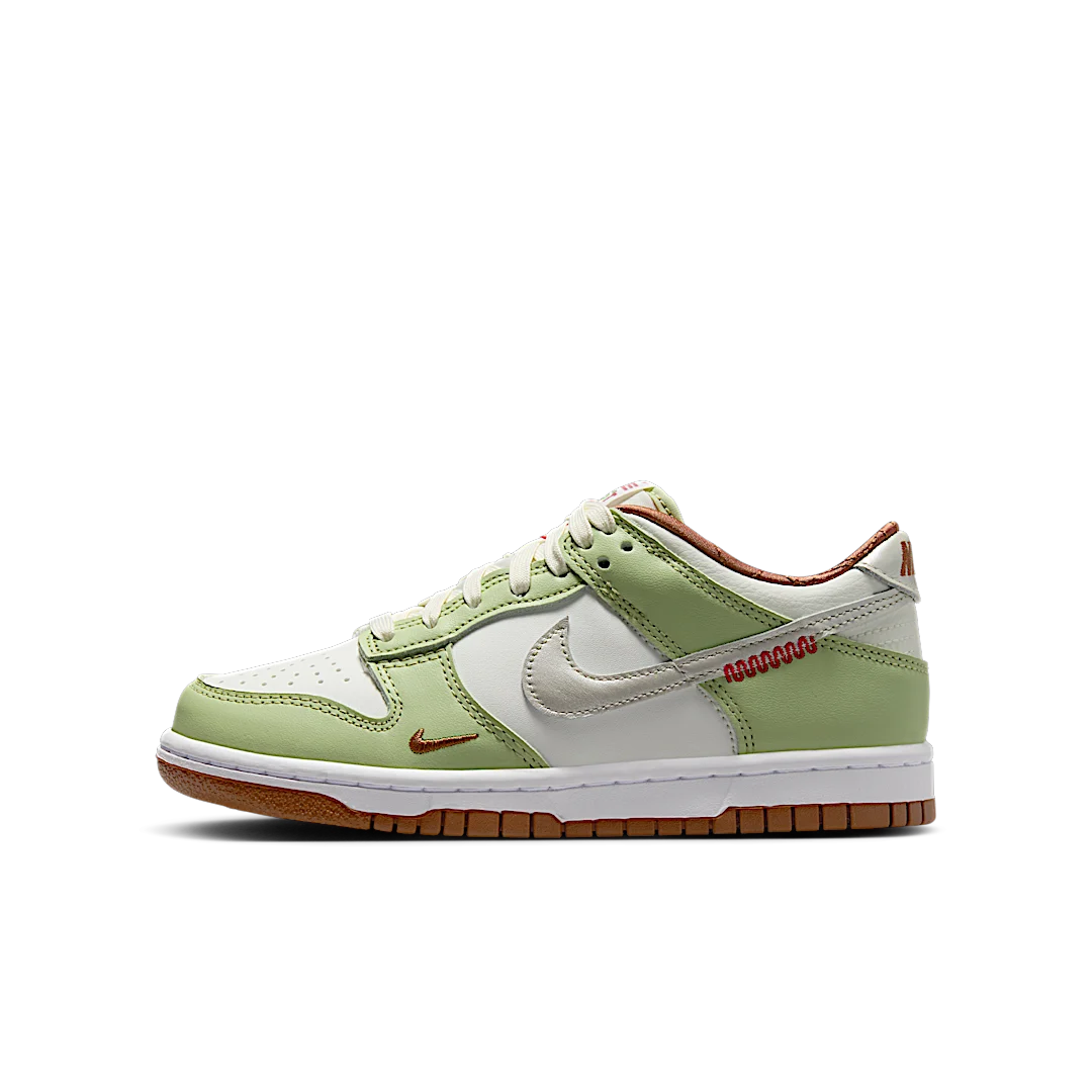 Overkicks - Nike Dunk Low Year of the Snake (HV6001-101) - vista lateral