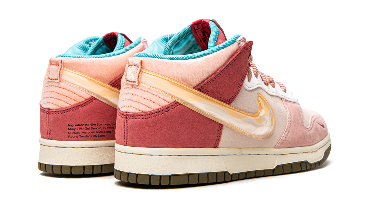 Overkicks - Nike Dunk Mid Social Status Free Lunch Strawberry Milk (DJ1173-600) - par completo