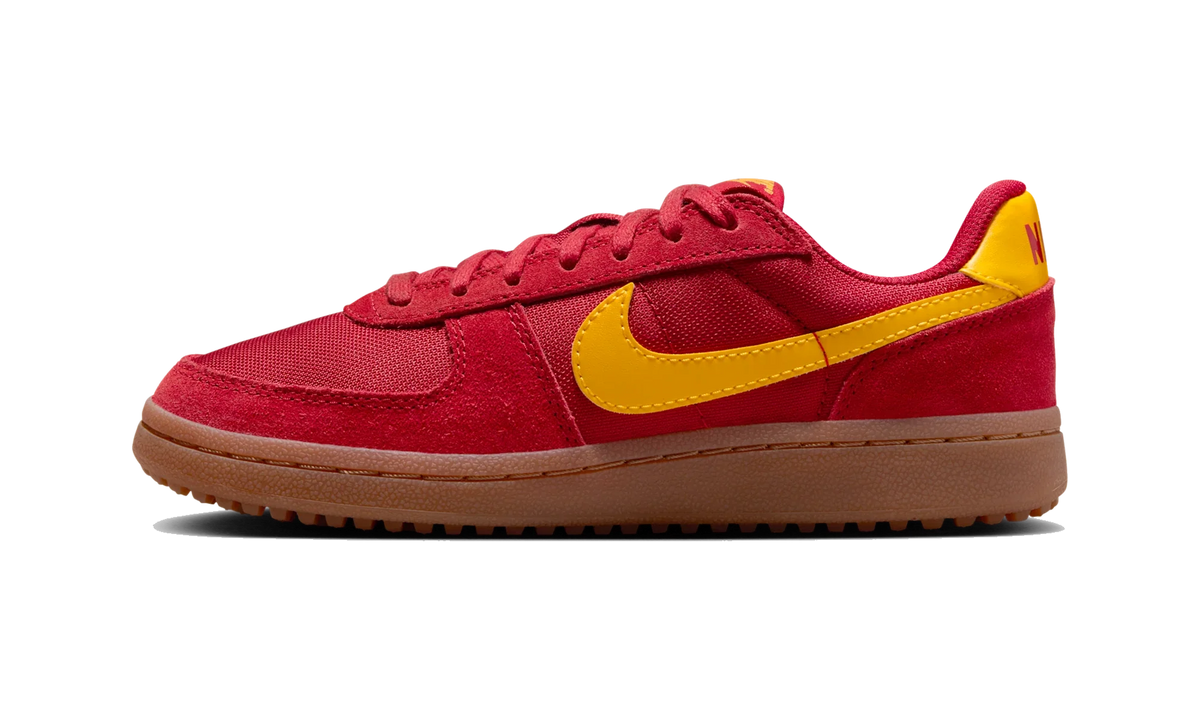 Overkicks - Nike Field General Gym Red Gum Medium Brown Team Gold (GS) (IF0465-602) - vista lateral