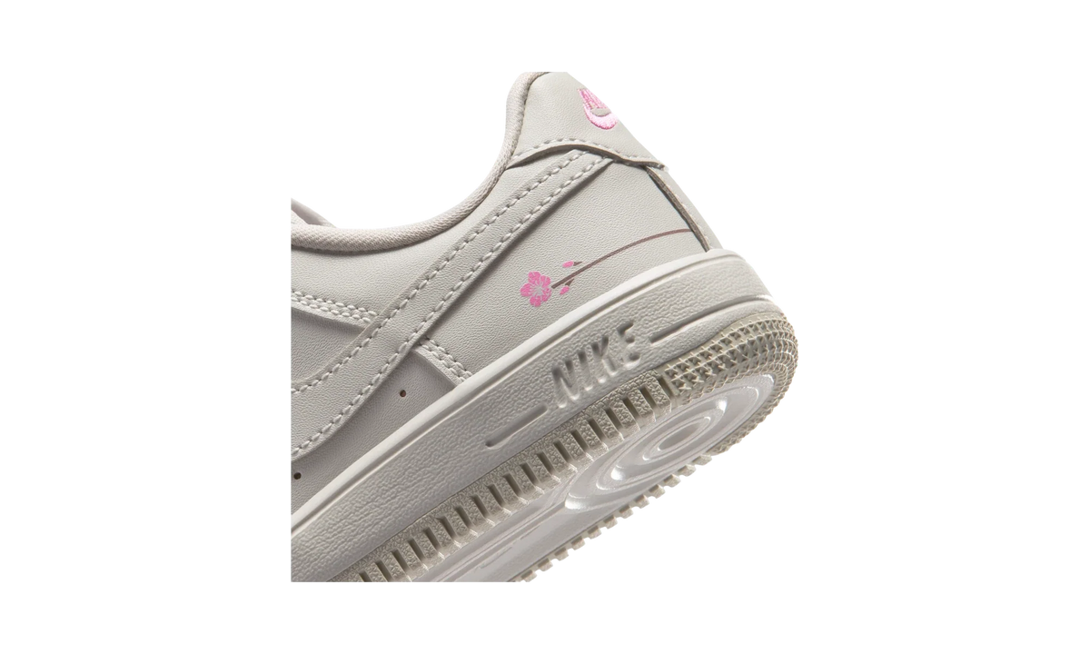 Overkicks - Nike Force 1 Low Light Bone Playful Pink (PS) (IR3987-001) - imagen 8