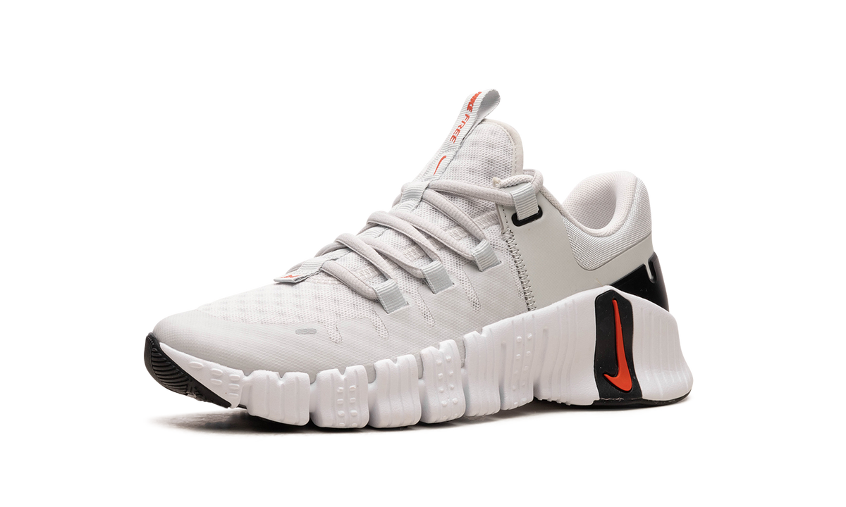 Overkicks - Nike Free Metcon 5 Photon Dust (Womens) (DV3950-002) - detalle suela