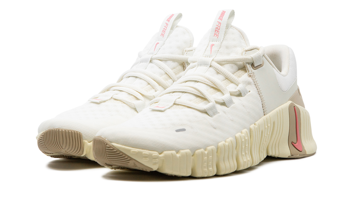 Overkicks - Nike Free Metcon 5 Sail Sanddrift (Womens) (DV3950-100) - vista trasera