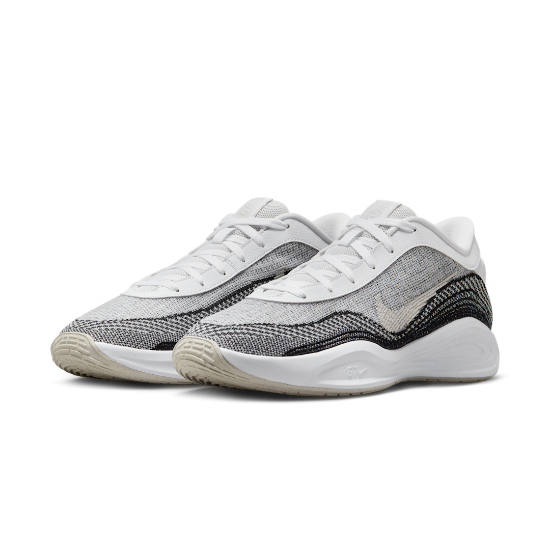 Overkicks - Nike GT Hustle Academy White Light Bone Black (FJ7791-100) - vista trasera