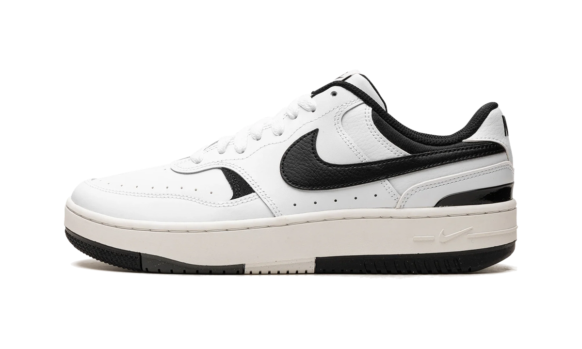 Overkicks - Nike Gamma Force White Black (Womens) (DX9176-100) - vista lateral