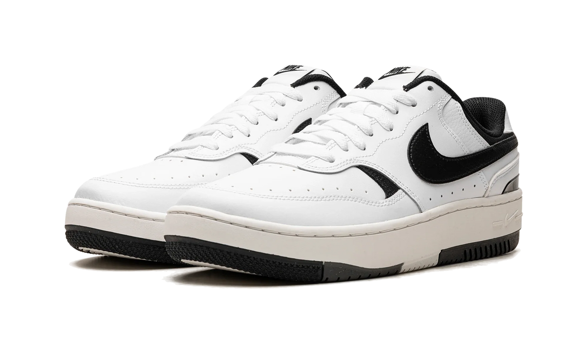 Overkicks - Nike Gamma Force White Black (Womens) (DX9176-100) - vista trasera