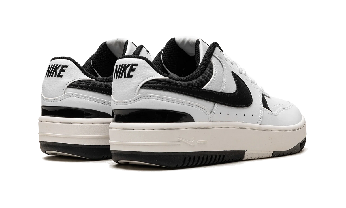 Overkicks - Nike Gamma Force White Black (Womens) (DX9176-100) - par completo