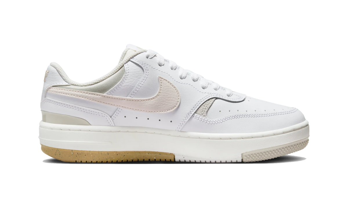 Overkicks - Nike Gamma Force White Light Bone (Womens) (DX9176-103) - vista superior
