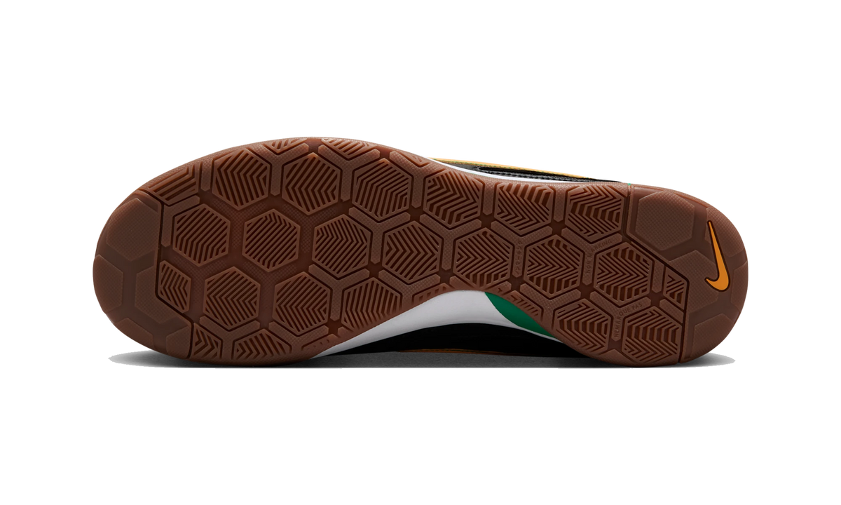 Overkicks - Nike Gato Brasil (IB8509-001) - par completo