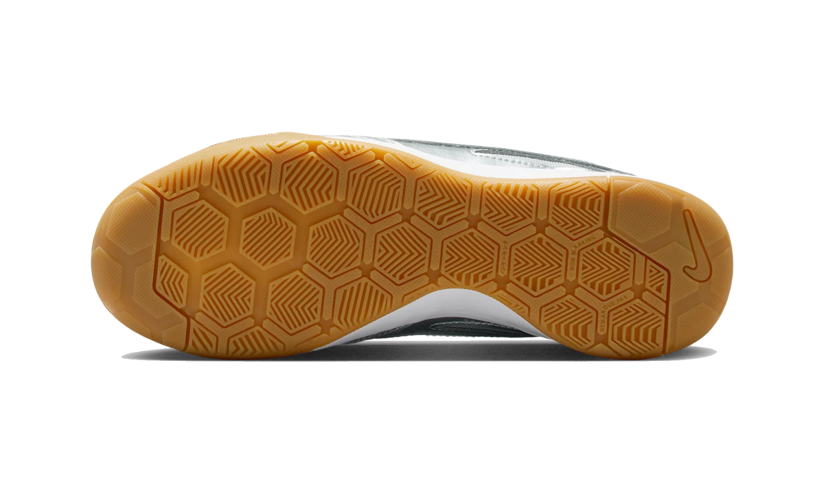 Overkicks - Nike Gato LV8 Metallic Silver White Gum Light Brown (GS) (II7084-001) - imagen 3