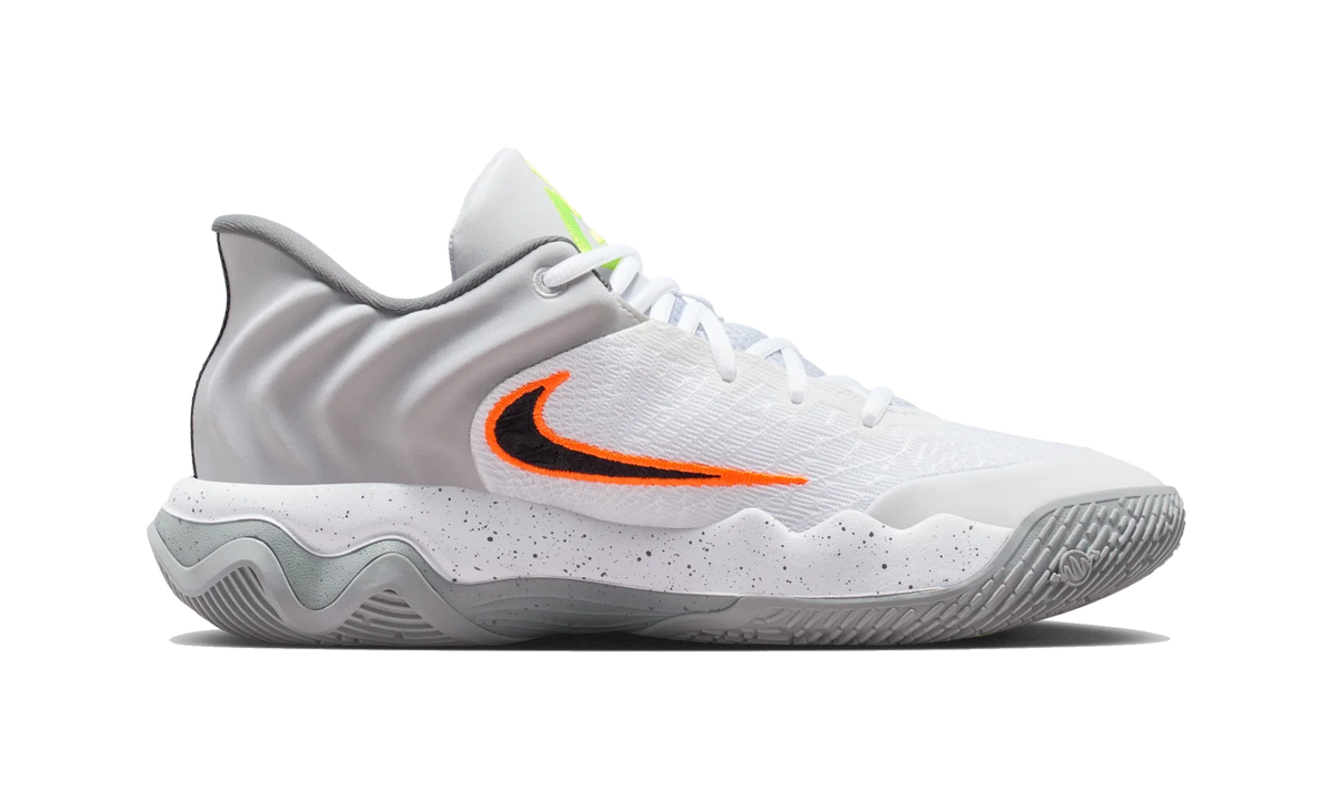 Overkicks - Nike Giannis Immortality 4 White Volt Wolf Grey Black (FQ3680-102) - detalle suela