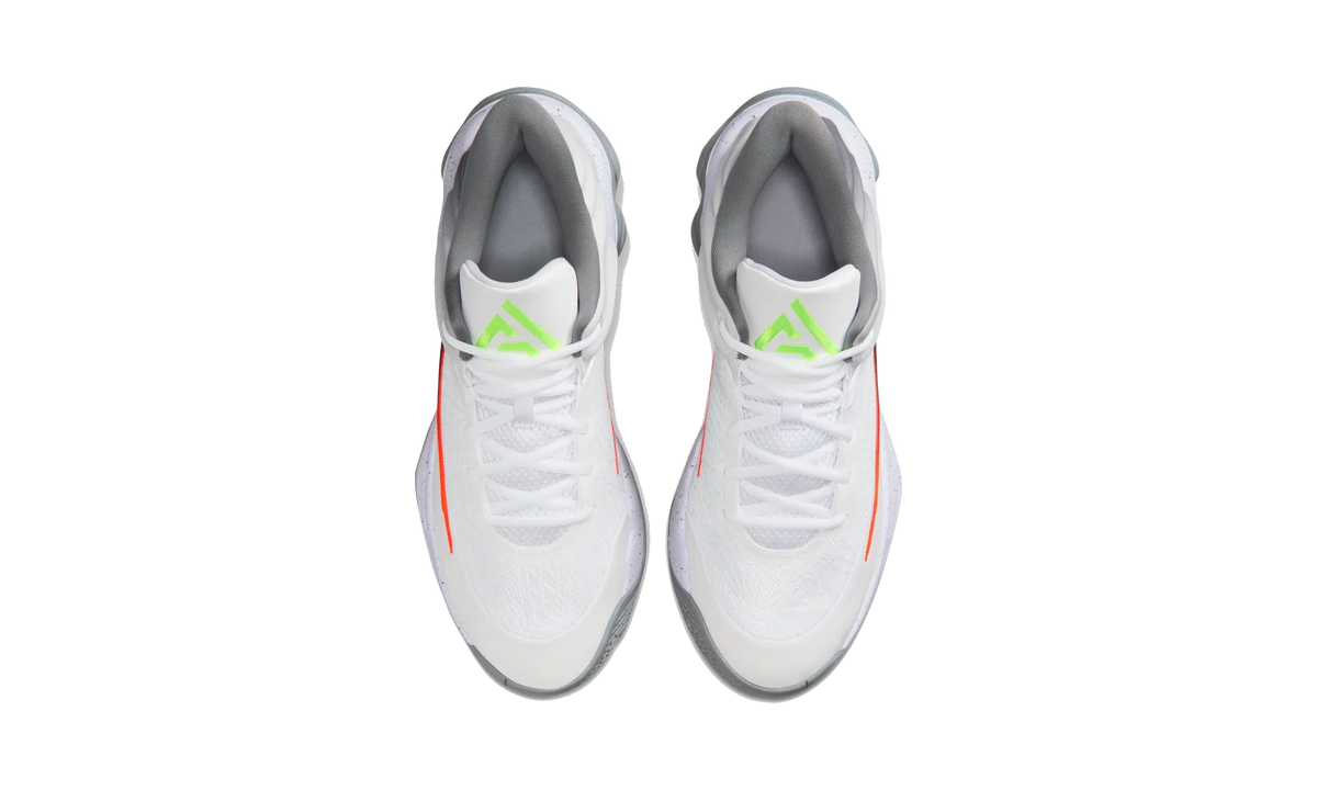 Overkicks - Nike Giannis Immortality 4 White Volt Wolf Grey Black (FQ3680-102) - vista superior