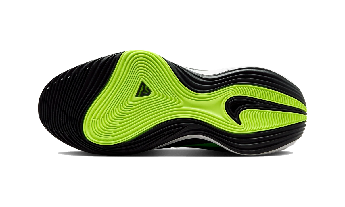 Overkicks - Nike Giannis Immortality 5 White Black Volt (IM5130-100) - par completo