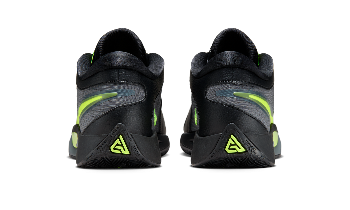 Overkicks - Nike Giannis Zoom Freak 6 Niaja (FJ7792-001 / FJ7807-001) - detalle talon