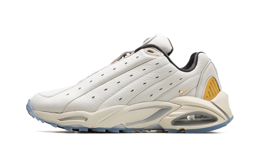 Overkicks - Nike Hot Step Air Terra Drake NOCTA Champagne (DH4692-003) - vista lateral