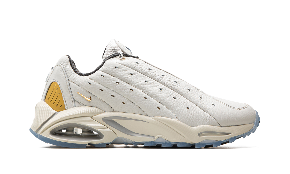 Overkicks - Nike Hot Step Air Terra Drake NOCTA Champagne (DH4692-003) - detalle talon