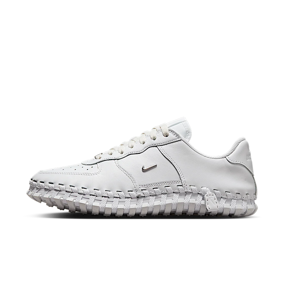 Overkicks - Nike J Force 1 Low LX Jacquemus White (DR0424-100) - vista lateral
