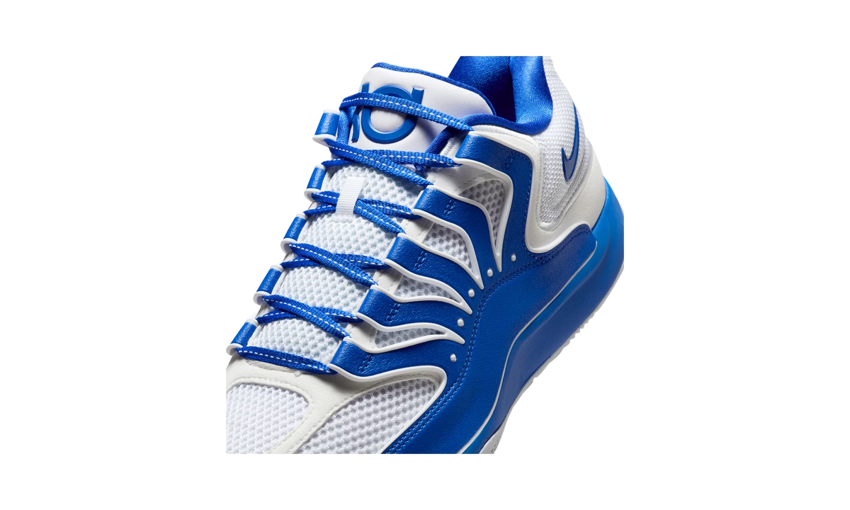 Overkicks - Nike KD 18 TB White Game Royal (IM0634-102) - detalle lateral interior
