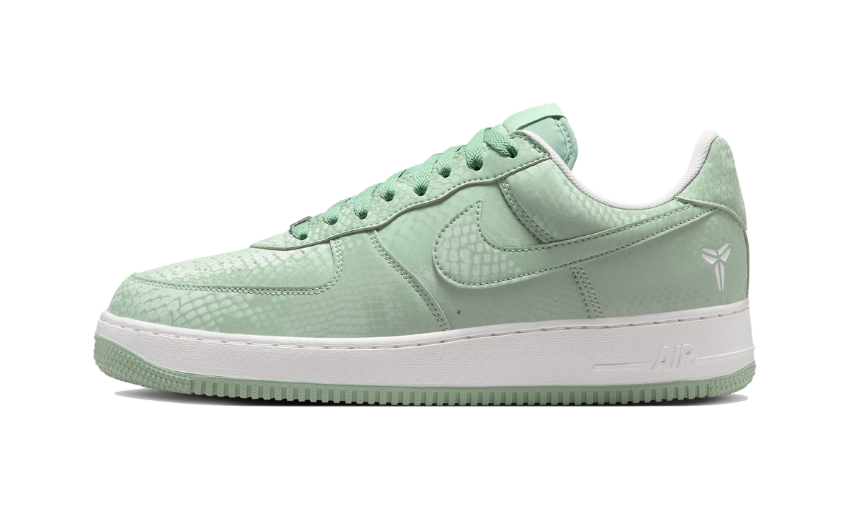 Overkicks - Nike Kobe Air Force 1 Low Steam Summit White (IB0018-005) - vista lateral