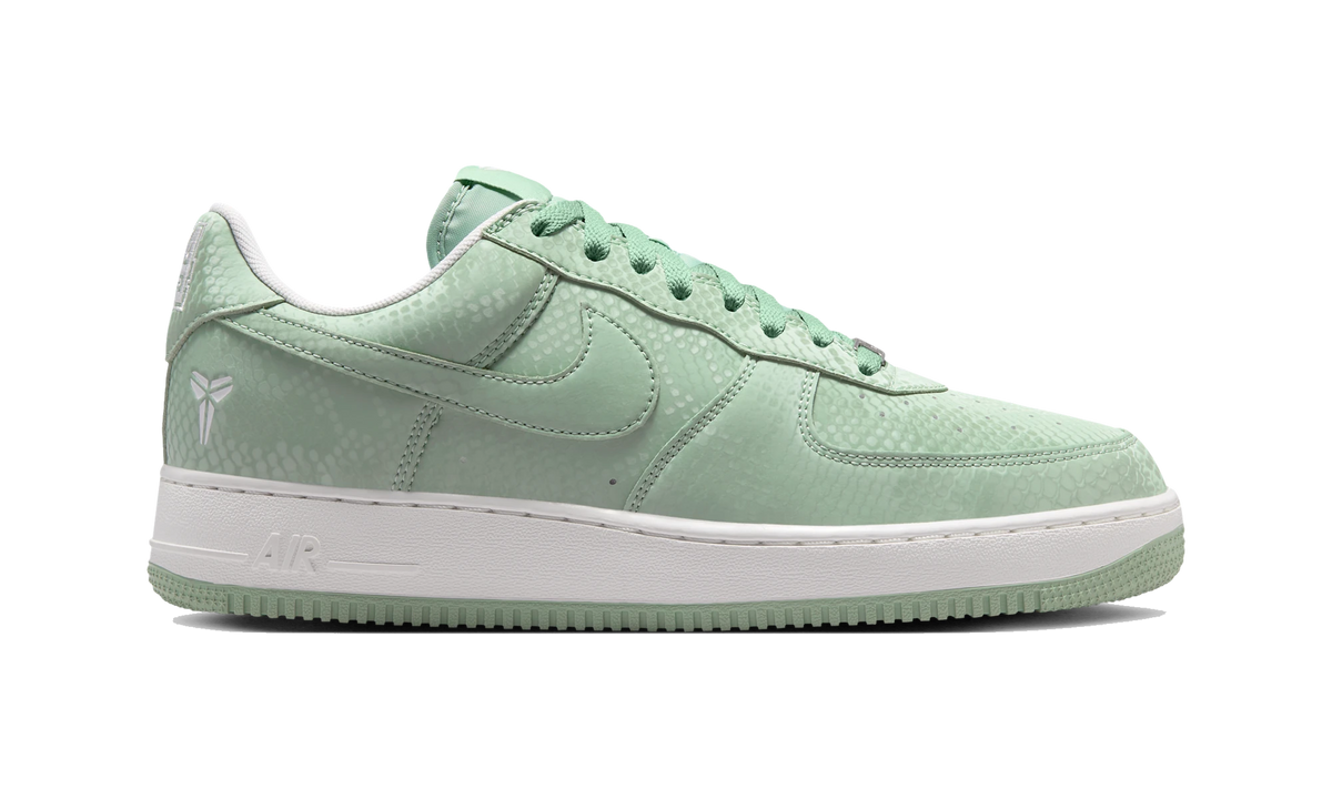 Overkicks - Nike Kobe Air Force 1 Low Steam Summit White (IB0018-005) - detalle suela