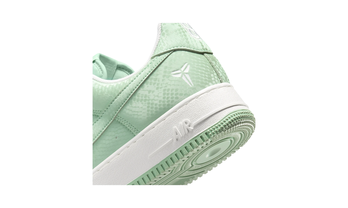 Overkicks - Nike Kobe Air Force 1 Low Steam Summit White (IB0018-005) - detalle