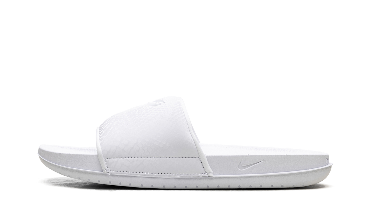 Overkicks - Nike Kobe Offcourt Slide Triple White (IF2870-100) - vista lateral