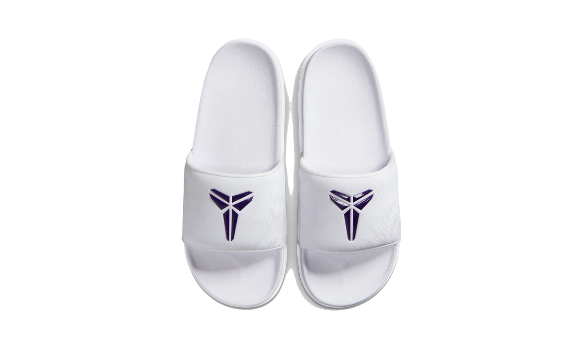 Overkicks - Nike Kobe Offcourt Slide White Court Purple (IF2870-101) - vista trasera