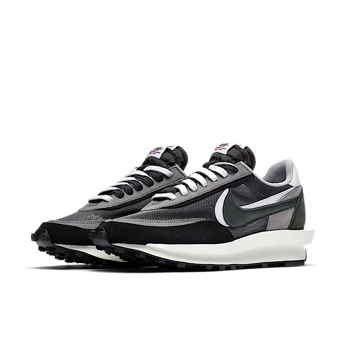 Overkicks - Nike LD Waffle sacai Black (BV0073-001) - vista trasera