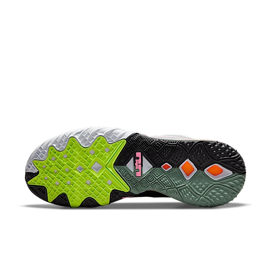 Overkicks - Nike LeBron 18 Low Bugs vs Marvin Space Jam (CV7562-005) - detalle suela