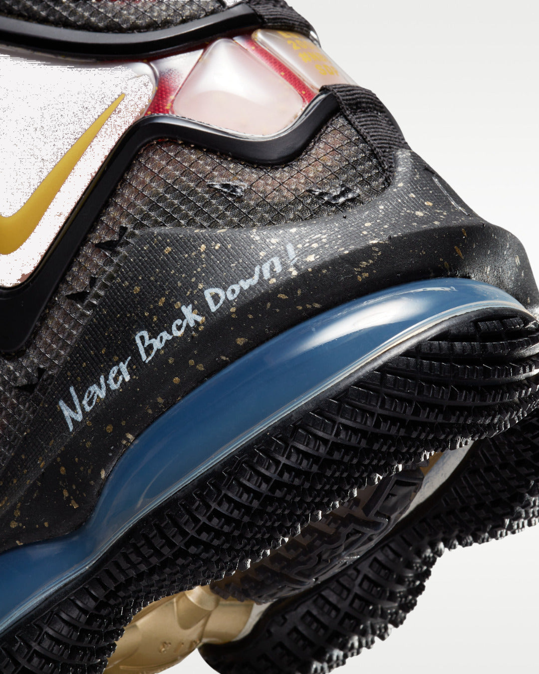 Overkicks - Nike LeBron 19 Doernbecher Sam David (DR6255-001) - detalle talon