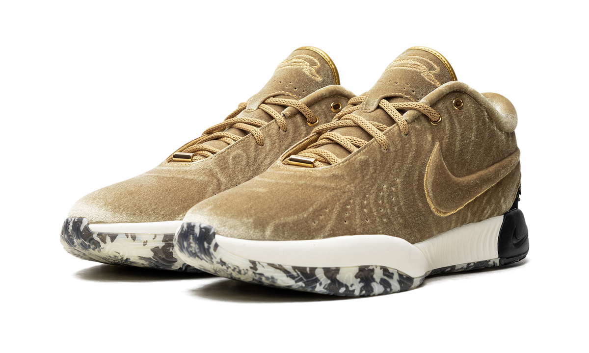 Overkicks - Nike LeBron 21 The Shop Nobility (Marbled Sole) (FZ7883-700) - vista trasera