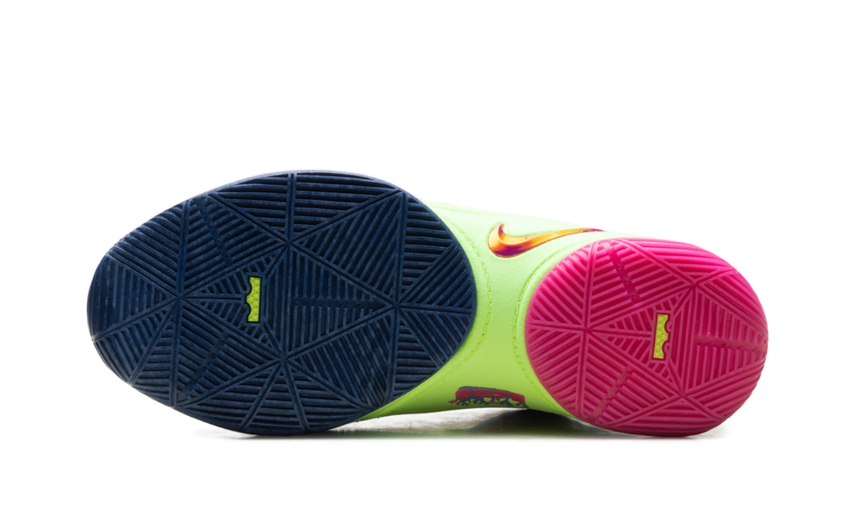 Overkicks - Nike LeBron 22 Bryces World (HV8451-400/HV8452-400) - vista superior