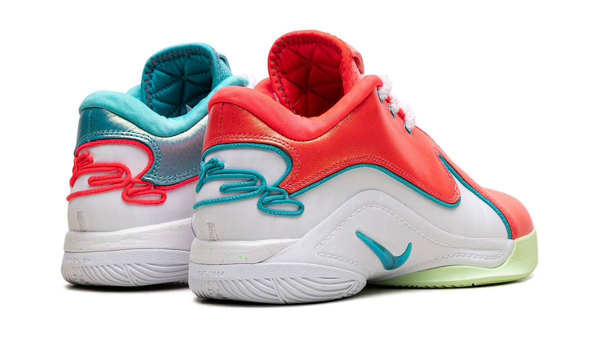Overkicks - Nike LeBron 22 Christmas (HV5147-600/HV5148-600) - par completo