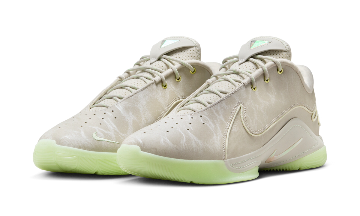 Overkicks - Nike LeBron 22 Dunkman (Translucent Outsole) (FZ1094-002) - vista trasera