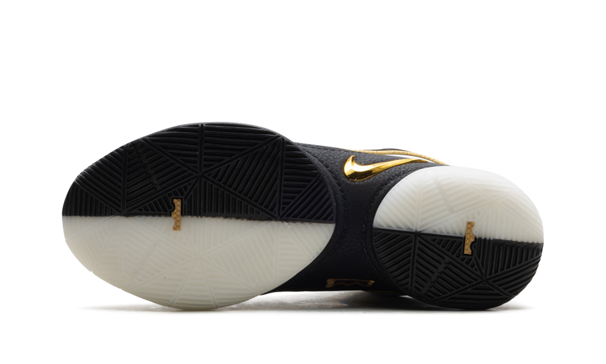 Overkicks - Nike LeBron 22 Mogul (HV8454-100/HV8453-100) - vista superior