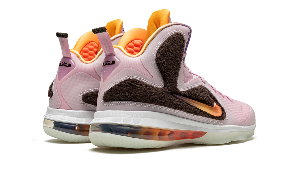Overkicks - Nike LeBron 9 King of LA (2022) (DJ3908-600) - par completo
