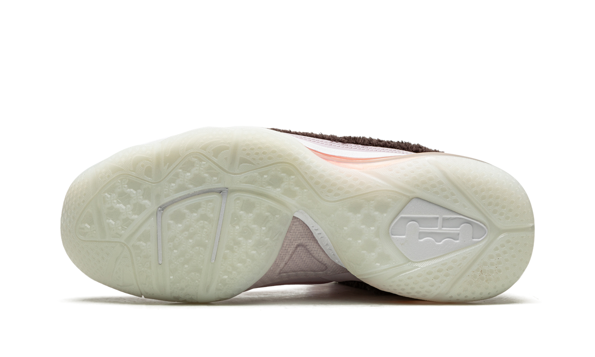 Overkicks - Nike LeBron 9 King of LA (2022) (DJ3908-600) - vista superior