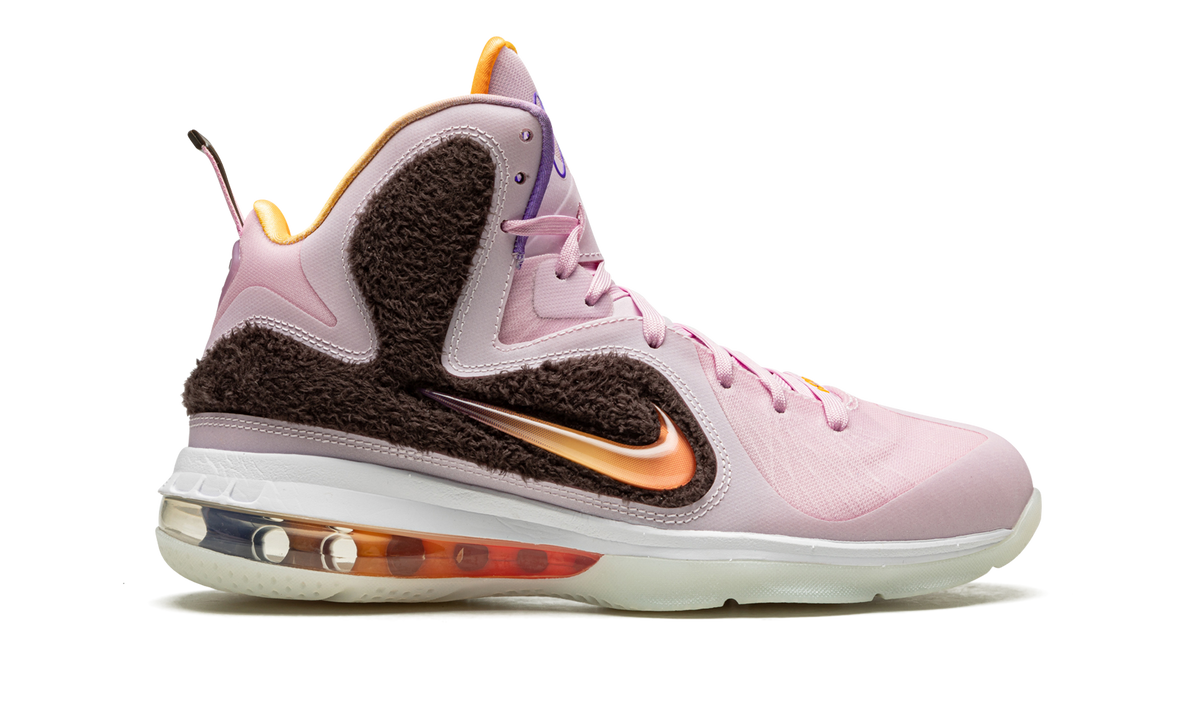Overkicks - Nike LeBron 9 King of LA (2022) (DJ3908-600) - detalle talon