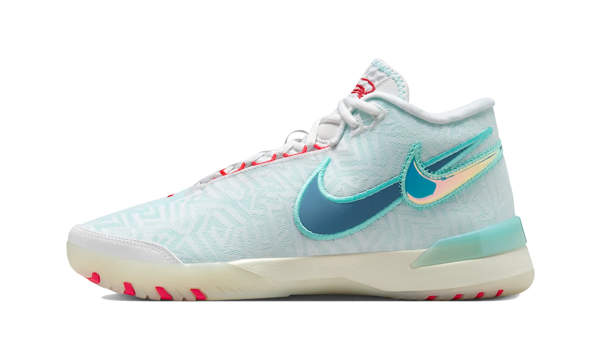 Overkicks - Nike LeBron NXXT Genisus White Aurora Green Siren Red Aegean Storm (HF0712-101) - vista lateral