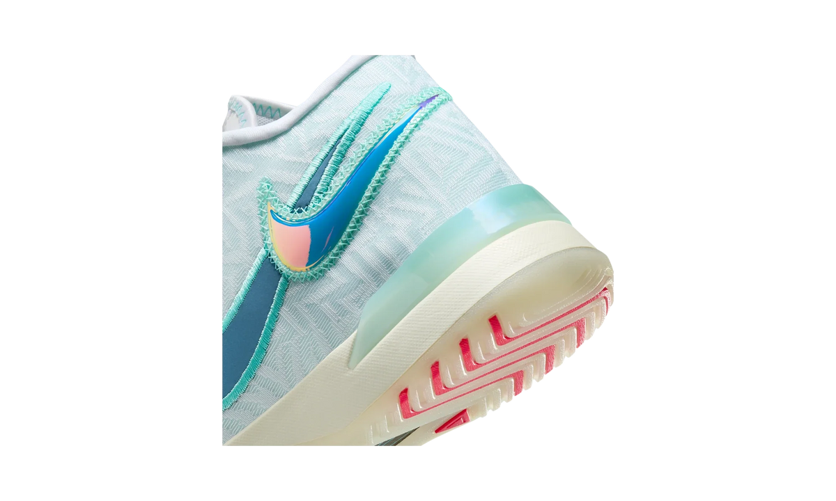Overkicks - Nike LeBron NXXT Genisus White Aurora Green Siren Red Aegean Storm (HF0712-101) - detalle